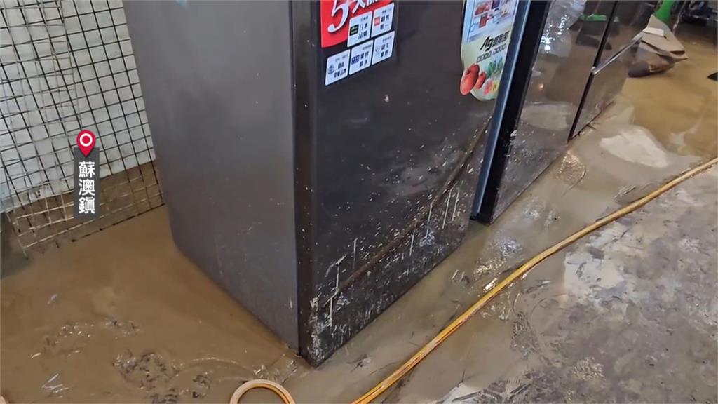 暴雨灌蘇澳!吉他店泡水全報廢 噩夢重演!百貨業者損失近千萬