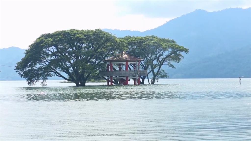 驚！　南台灣豪雨下半個月　嘉義大埔驚現水上公園奇景