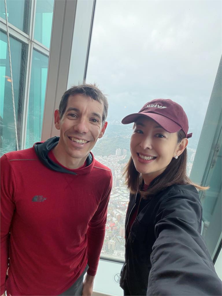 霍諾德爬完台北101!工傷協會批評被灌爆「再發7聲明」:沒說對方不專業