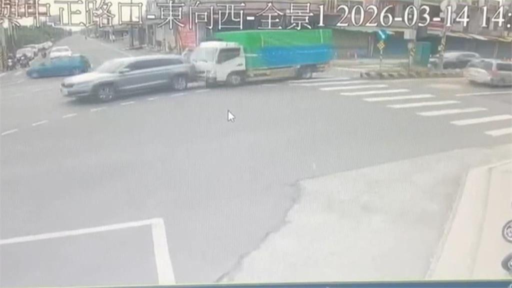 屏東連環車禍! 貨車撞車釀衝撞檳榔攤 駕駛遭波及受傷