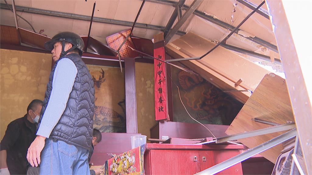 凌晨「10公尺巨石」砸落! 驚悚正中山腰濟公廟