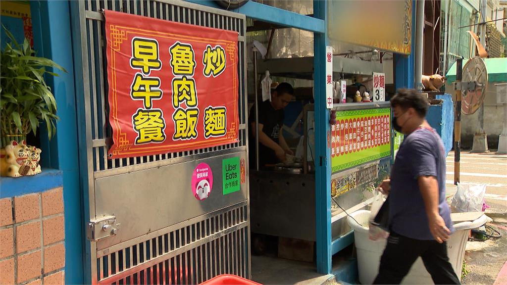 疫情衝擊曾一度停業 小吃店復業延續「待用餐」
