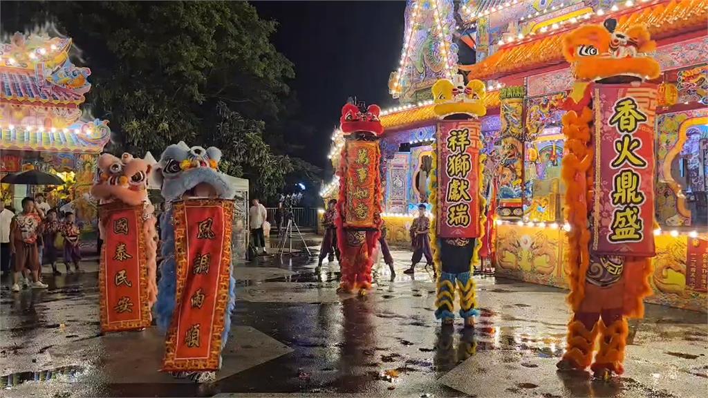 鷄籠中元祭開燈放彩！沙德爾恐搗亂放水燈、普渡儀式