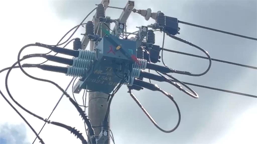 屏東恆春傳電桶爆炸 446戶停電!台電緊急搶修