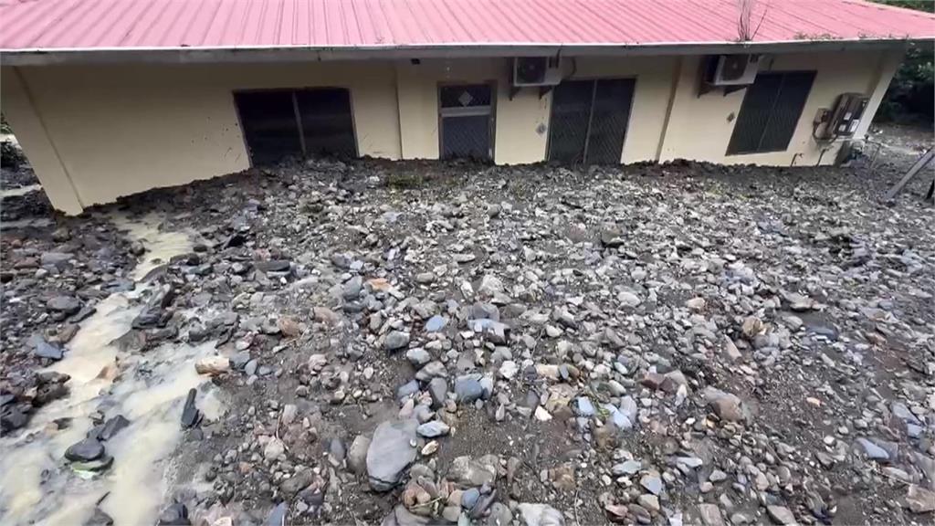 南台暴雨狂炸「山區滿目瘡痍」　六龜民宅近乎被土石流掩埋