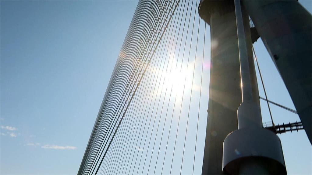 淡江大橋搶先開箱！　柏油路「特殊設計」保證20年不壞