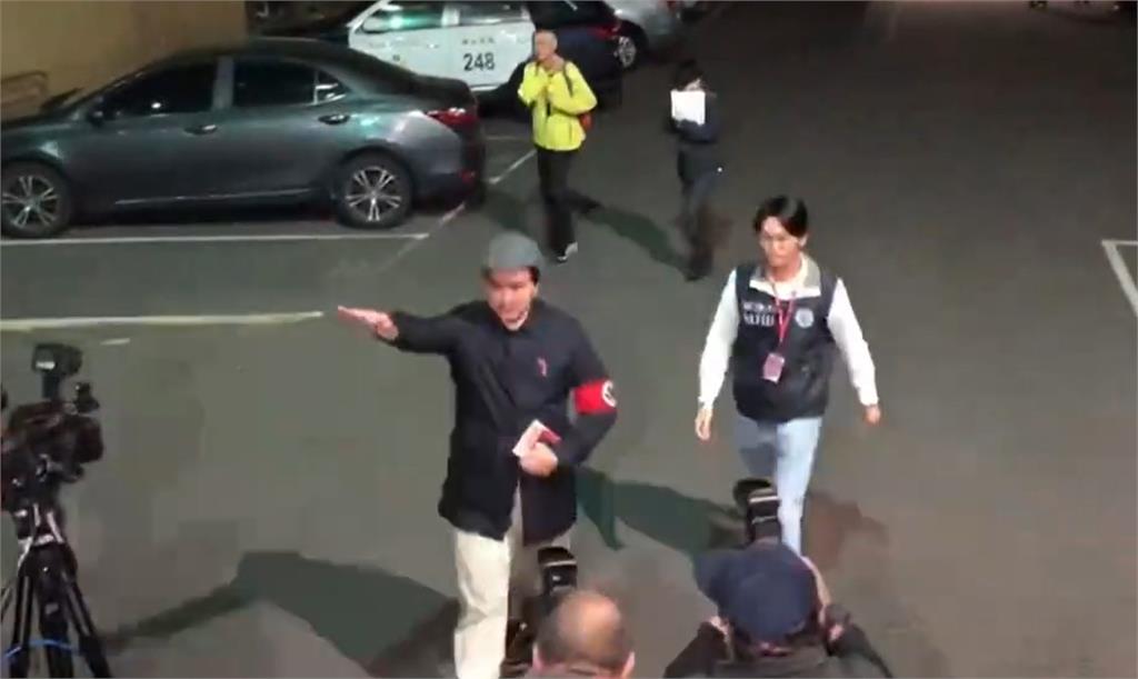 罷綠委領銜人「戴納粹臂章」國民黨急切割!被罵竟反嗆:實現祖國完全統一