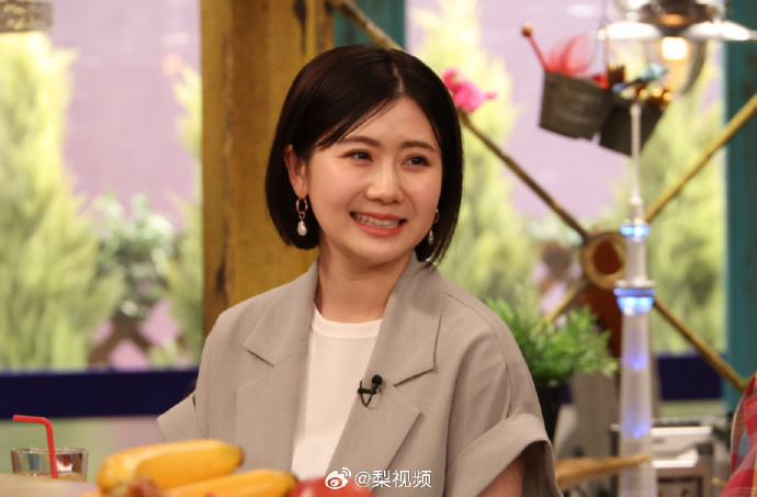福原愛「手抱第3胎」現身公園！「短髮素顏真面目」全被…網驚呆：比在台灣幸福