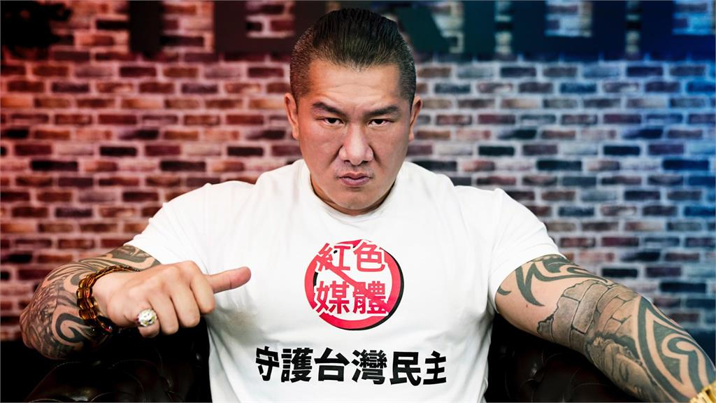 館長赴中國喊當和平大使!黃智賢列他「變色龍歷史」寫近600字開酸了