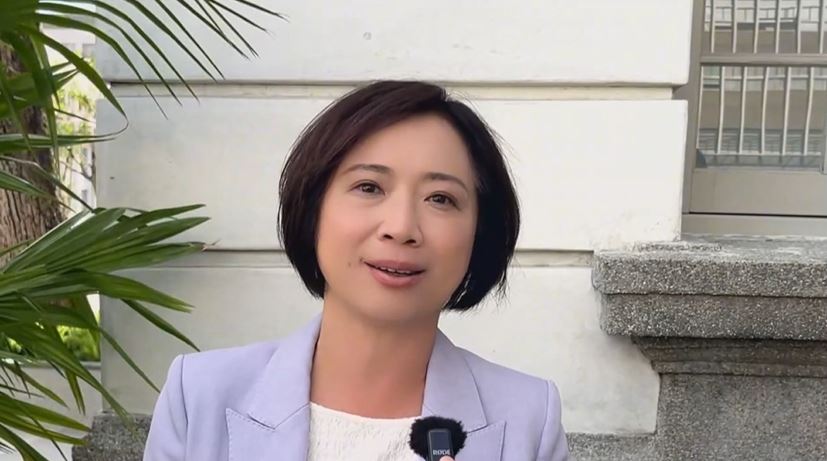 辯論卡關!江啟臣拋英文問答 網友狠酸在偷臭盧秀燕、蔣萬安