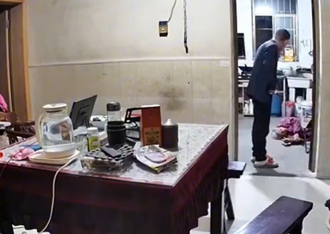 中國93歲老母親遭逆子暴行！他抓髮、搧巴掌「壓在地狂揍」畫面瘋傳引眾怒