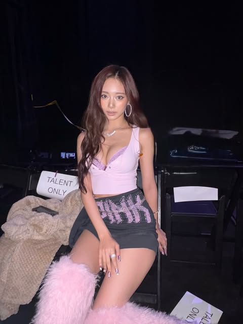 史上最辣子瑜!維密後台再秀「爆乳愛心」私密照太犯規 45萬粉秒讚爆