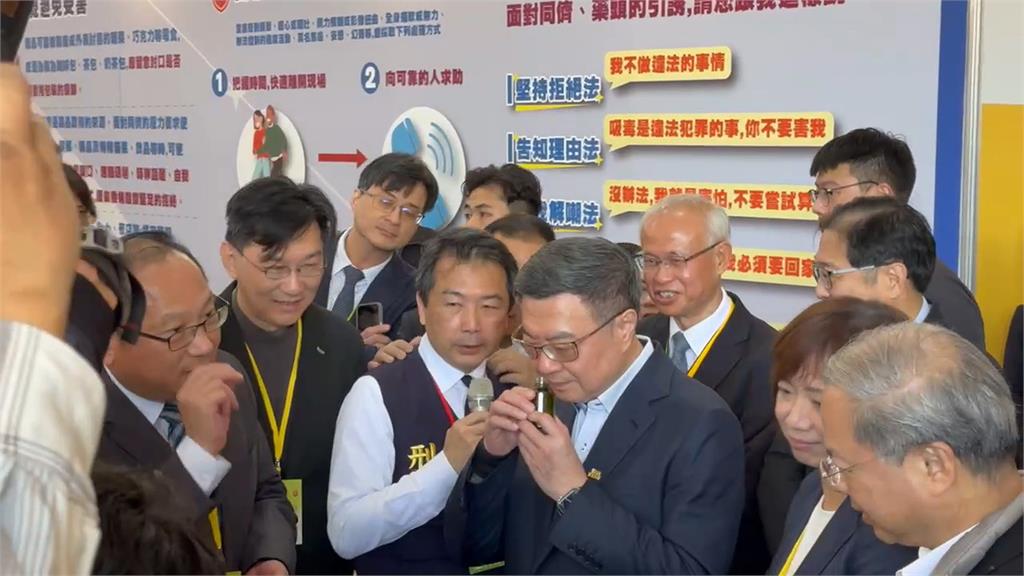 卓揆出席更生保護成果展 盼發揮愛的力量 共同防範青少年吸毒和犯罪情事