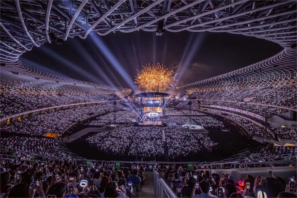 TWICE演唱會「超震撼」官方照出爐！娜璉發文「這細節」粉絲讚：有子瑜就是不一樣