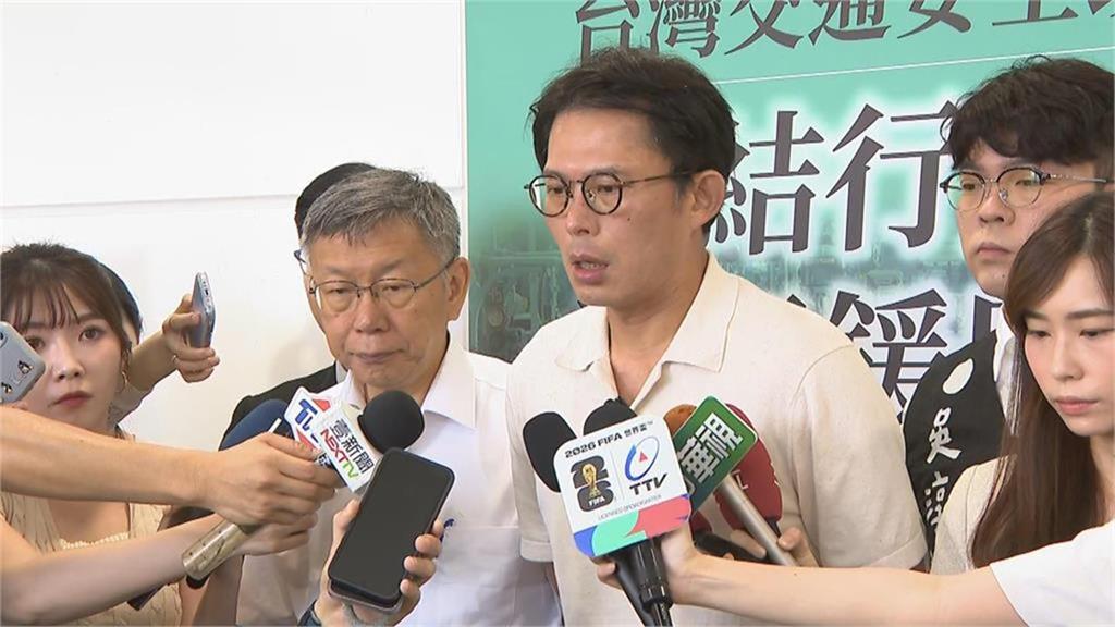 竹北民調崩盤開撕？前幕僚轟柯文哲「拿3縣市勒索藍營」　1句再酸「藍白合爛戲重演」