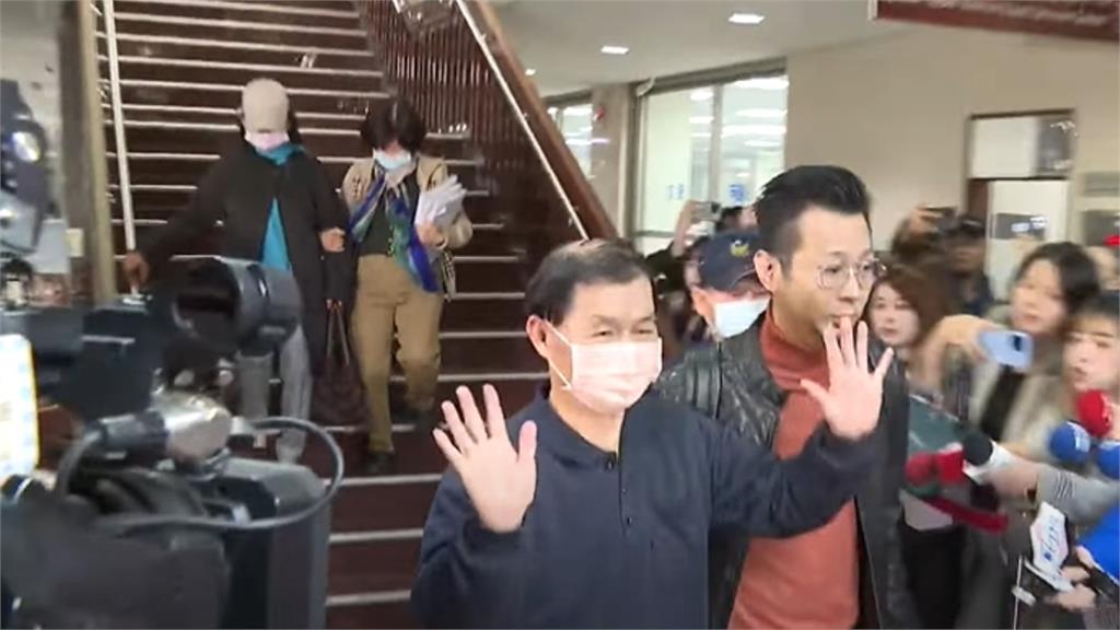 彭振聲500萬交保…律師秒帶「一皮箱現金」!衝北院才知「無法離開」原因曝