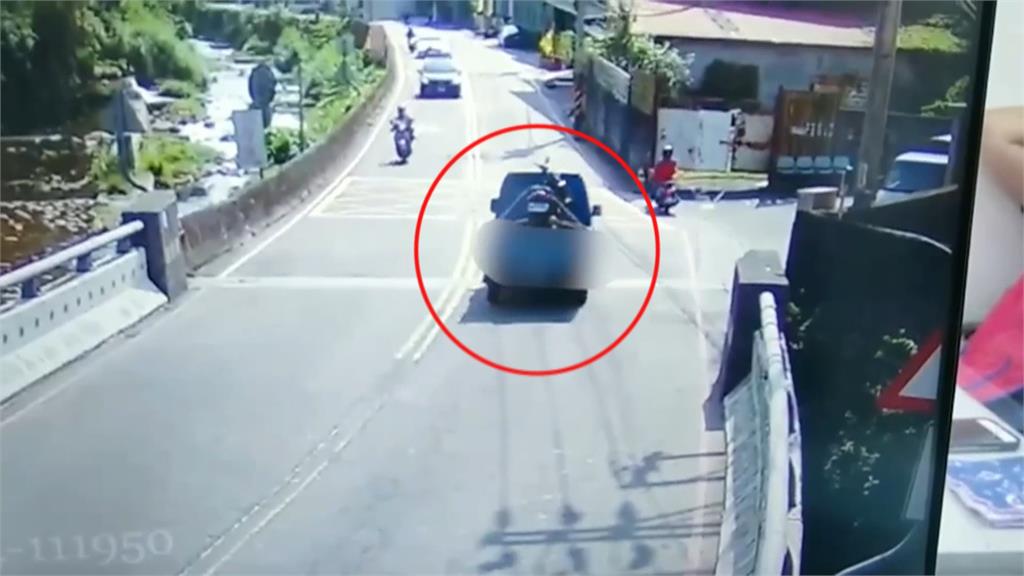 趕上班遇愛車拋錨「暫停路邊」 隔天牽車才知... 被不明貨車載走