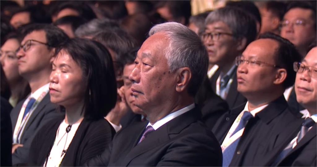 75歲郭台銘「一頭白髮」現身！同框劉揚偉「真實精神狀態」首度曝光