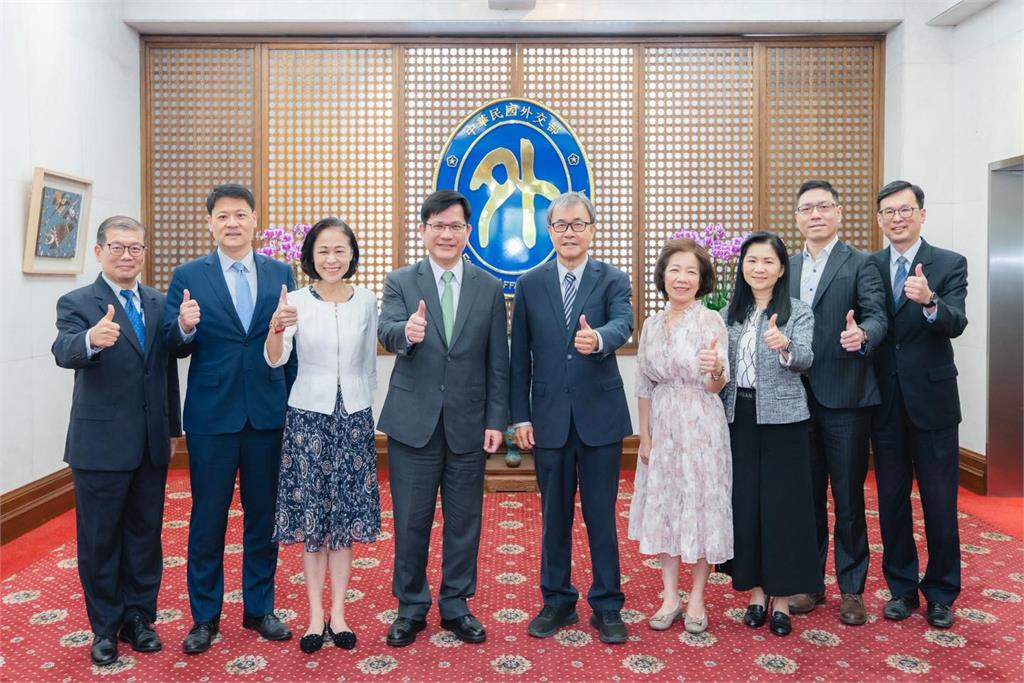 快新聞/不只農業部!今偕鄭英耀召開雙部長會議 林佳龍:為台灣與友邦培育人才