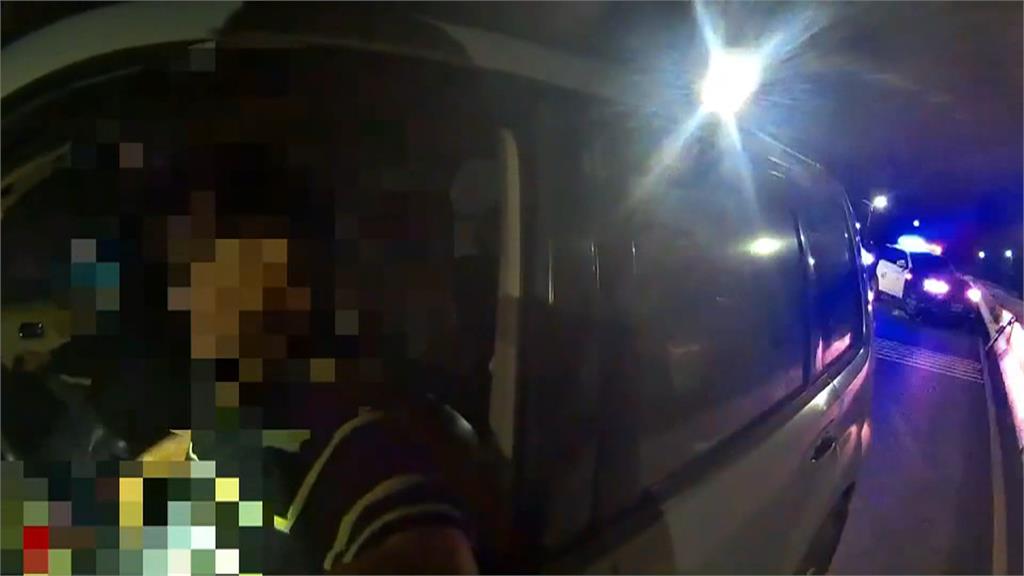演技太差!通緝男遇臨檢裝癲癇發作 車內起出毒品遭警識破