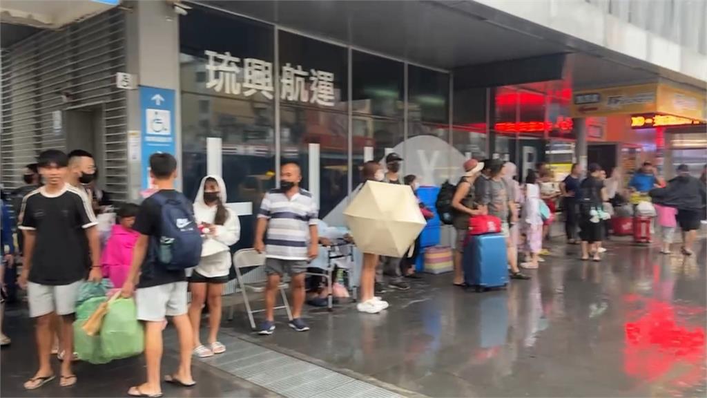 南部豪雨+海象不佳　東琉線再現「海盜船」午後全面停駛