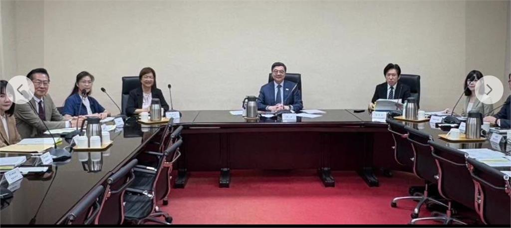 王惠美PO照還tag「她」接棒　藍支持者灌爆臉書罵帶槍投靠