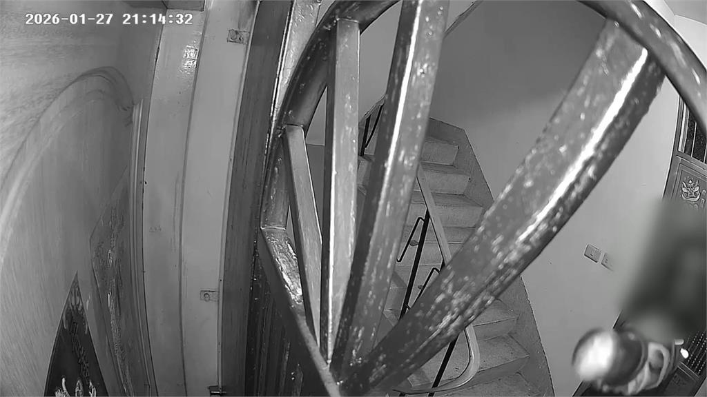惡鄰不滿鄰居家裝監視器「多次拆拆拆」 開庭辯:拍到的不是我