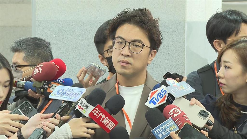 嗆廟方「不懷好心」設局丟甘蔗！藍營名嘴「護航蔣萬安」遭沈伯洋1句反殺
