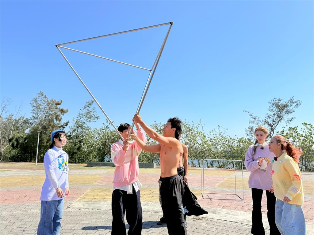 特技表演「未央」身材健壯表演太精彩!楊繡惠失控直戳胸肌現場驚呼