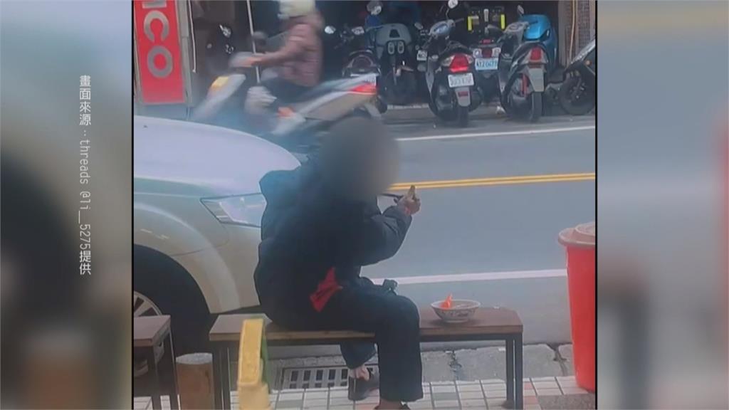麵店火災「男淡定捧碗繼續吃」 網友開玩笑:麵要趁熱吃