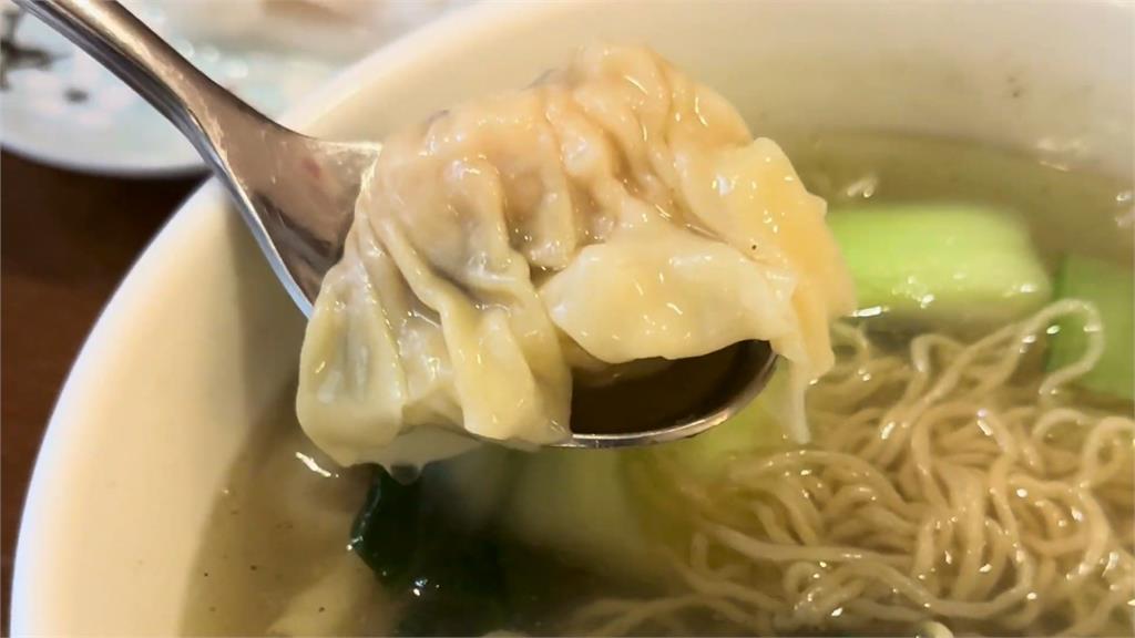 台灣趴趴走/去德國旅遊吃道地粵菜料理 漢堡中央車站旁不符合當地口味的中餐廳!