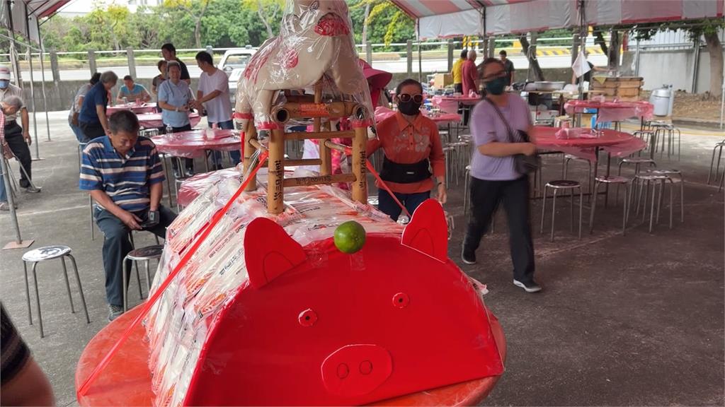 非常時期！豬瘟爆發影響祭祀　宗廟秋祭自製「Ｑ版小紅豬」替代豬公