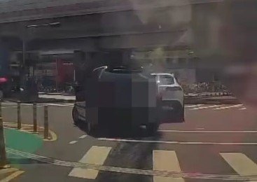 石牌捷運站前7旬翁連撞3車「蛇行逃逸」　衝人行道險撞學生