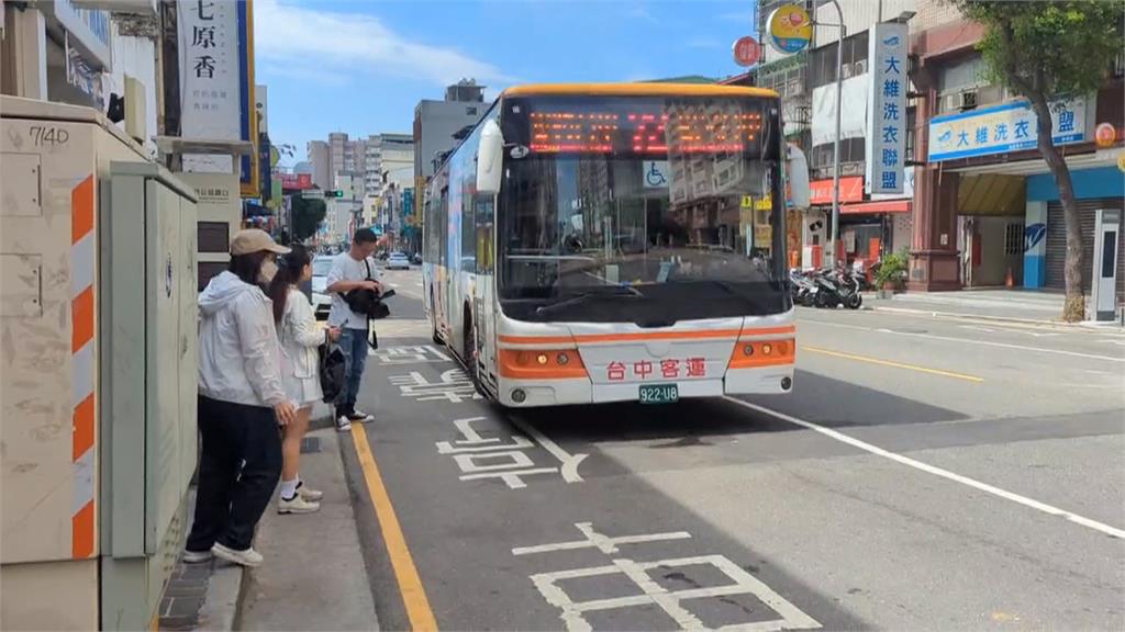 台中翁搭公車遭「車門夾頭」　客運坦承疏失將進行懲處