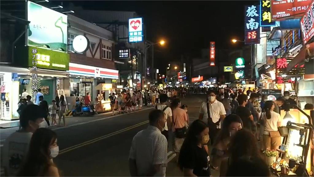 墾丁大街上演全武行　2男疑酒醉衝突當街大打出手