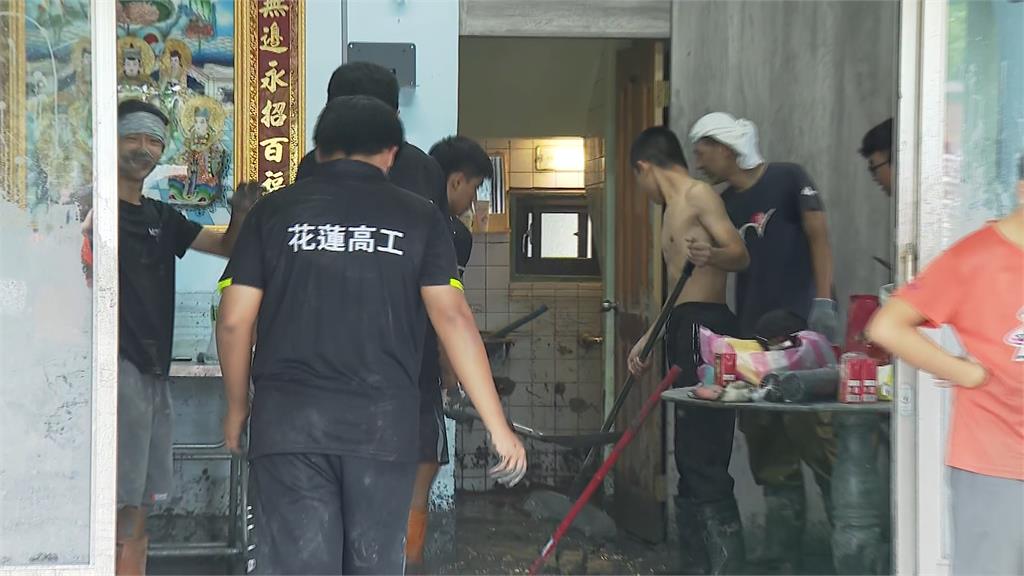 堰塞湖溢流／獨！呱吉也現身光復鄉救災：任何人都有責任　