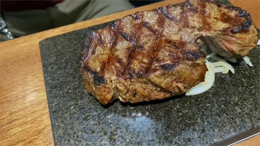 台灣趴趴走/肉要多大塊?主廚「秤重」切給你!嘉義「炙燒」熟成鮮切牛排!