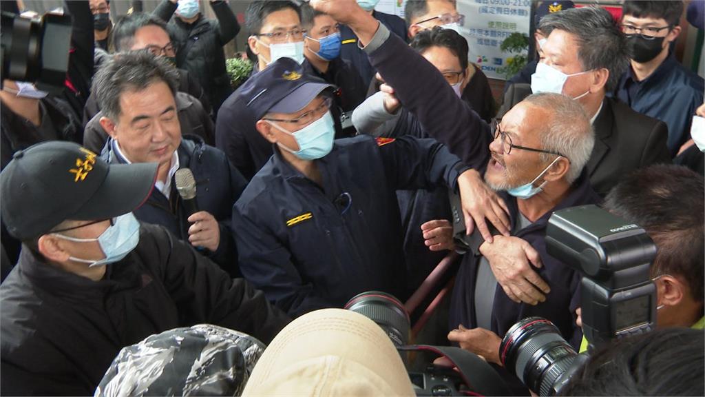 社子島說明會爆衝突一人傷 居民杯葛地政局長發言