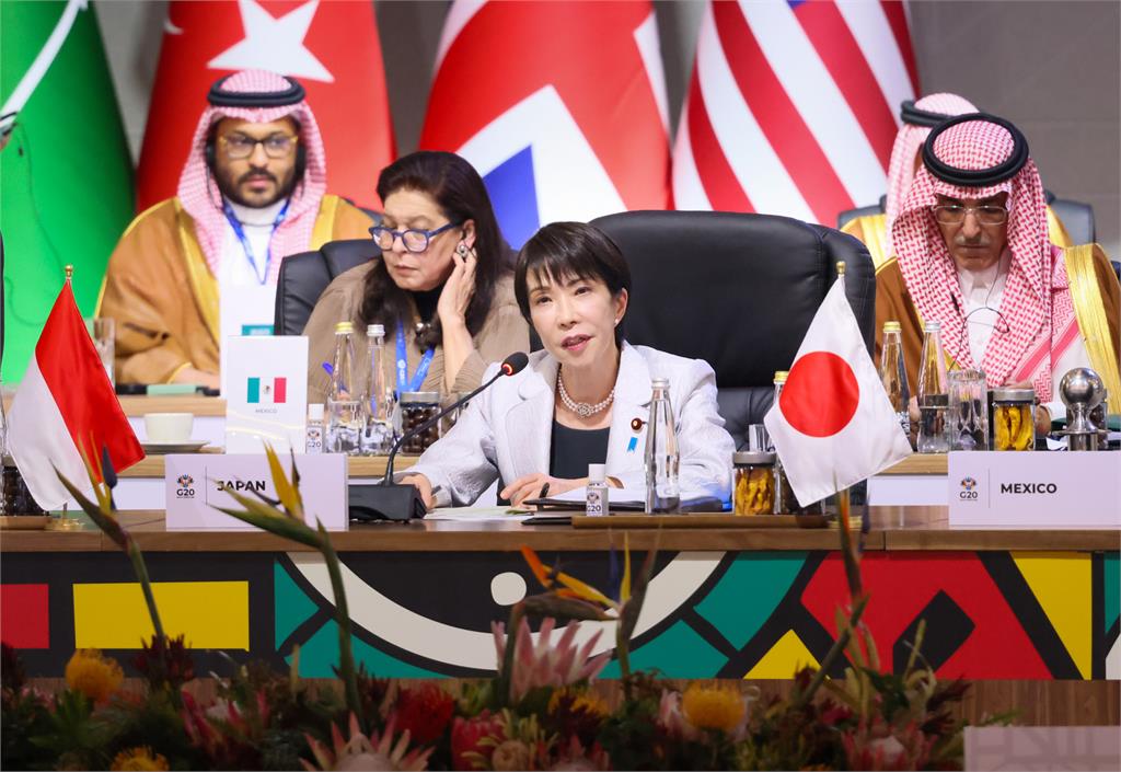 高市早苗遭P成「車力巨人」印包裝封面!中國惡搞產品曝光…日網炸鍋:無恥商人