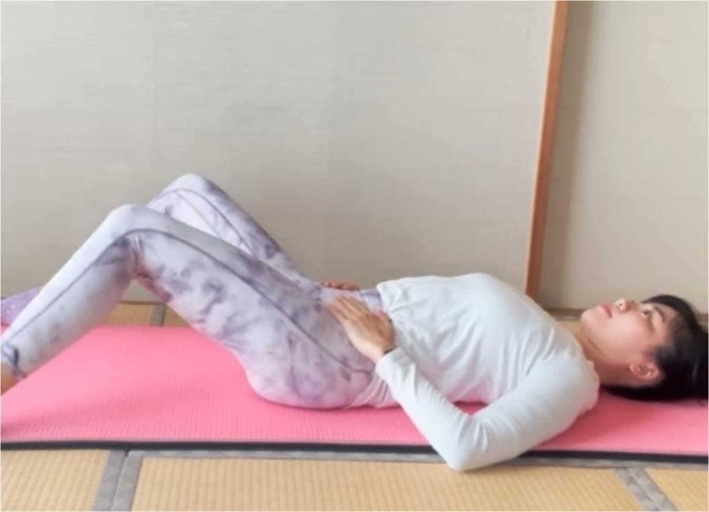 早上起床伸展「3部位」超有效！專家曝簡單「6步驟」緩解僵硬肌肉