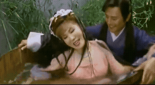 台灣女星「西門大媽」竟是帶資進組始祖！昔與當紅鮮肉「洗鴛鴦浴」衝擊畫面曝光