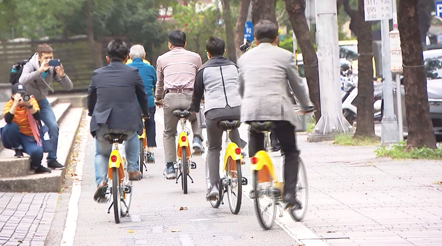 小心一騎就違規!YouBike自行車上人行道 警政署提醒:恐噴1200元