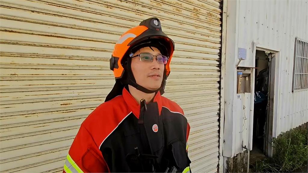 快新聞/黑煙直竄!桃園蘆竹鐵皮工廠惡火 環保局示警:請緊閉門窗