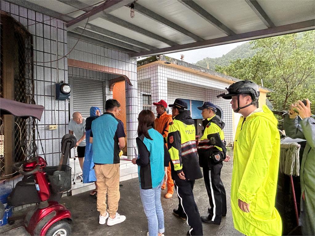 快新聞／台東縣大武鄉土石流紅色警戒　82居民撤離避災