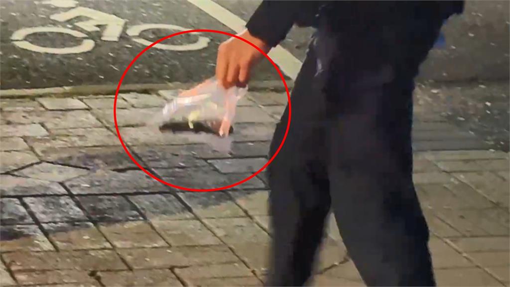 最新／新年下棋火氣大！高雄男持「美工刀」怒砍對手　滿地鮮血駭人畫面曝