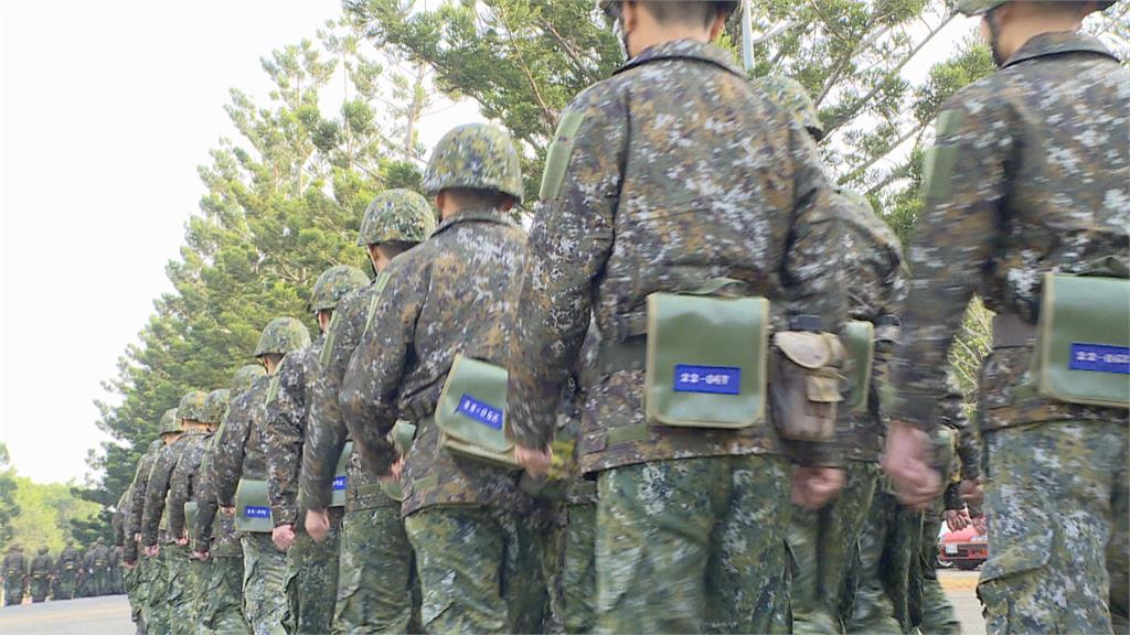 挨轟「落跑」議員 王鴻薇上節目哽咽「心理壓力大」