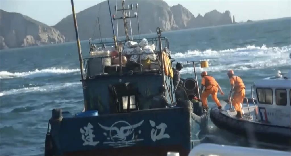 快新聞／中國漁船越界作業　馬祖海巡扣留帶返南竿福澳港偵辦