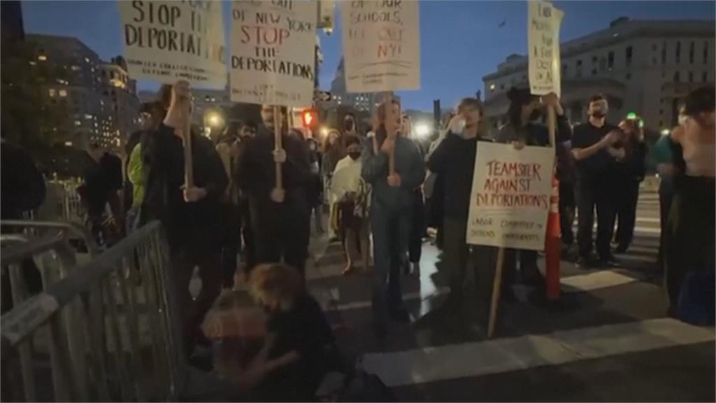 ＩＣＥ掃蕩紐約唐人街引抗議　警民上演全武行多人被捕