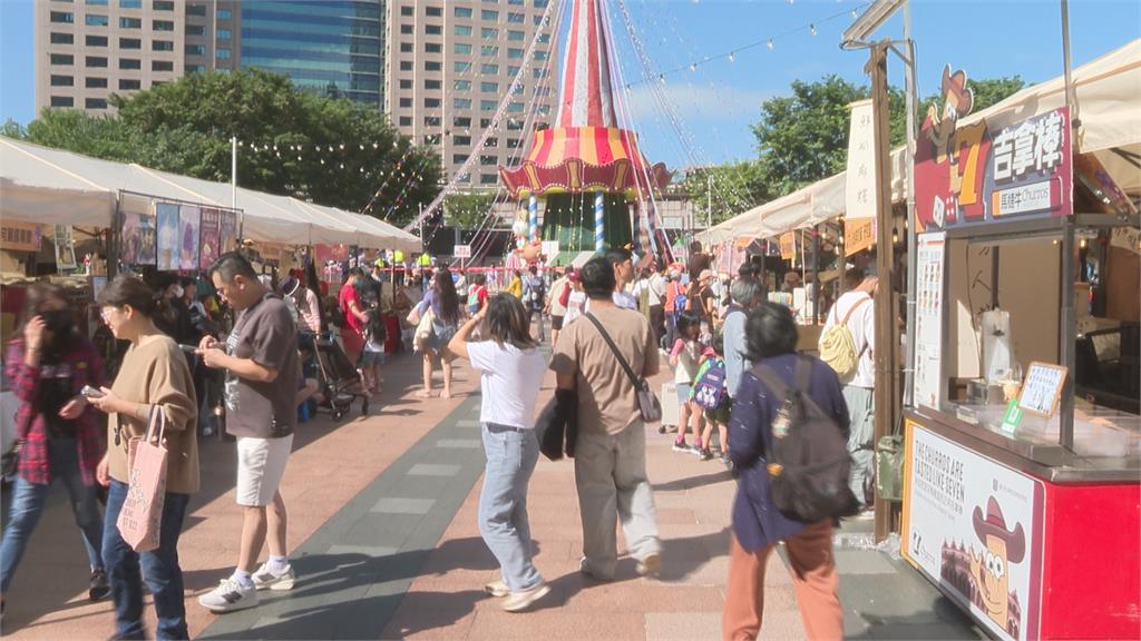 新北耶誕城熱鬧開城！　音樂劇、泡泡秀等接力登場　吸引親子同樂