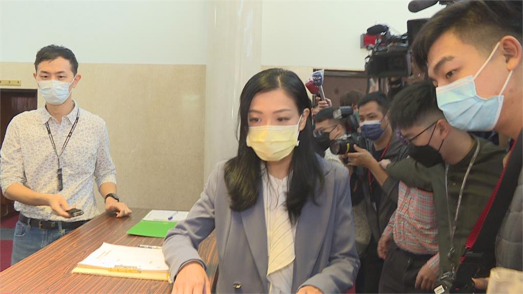 揭密高虹安公積金? 吹哨者曝「薪資內帳」恐涉低薪高報